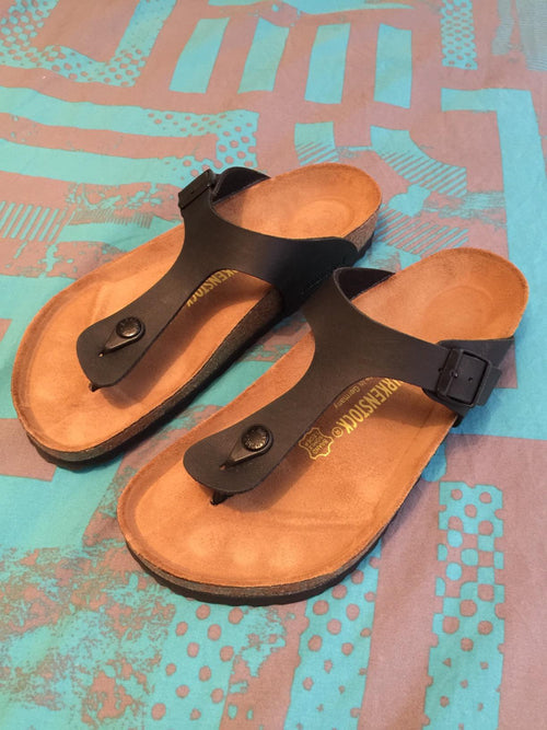 Original quality at outlet pricing