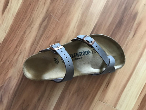 I love them, came in a Birkenstock box and everything
